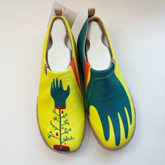 UIN Size 6.5 Slip On Shoes Canvas Comfortable Loafers Hands of Nature - Picture 1 of 12